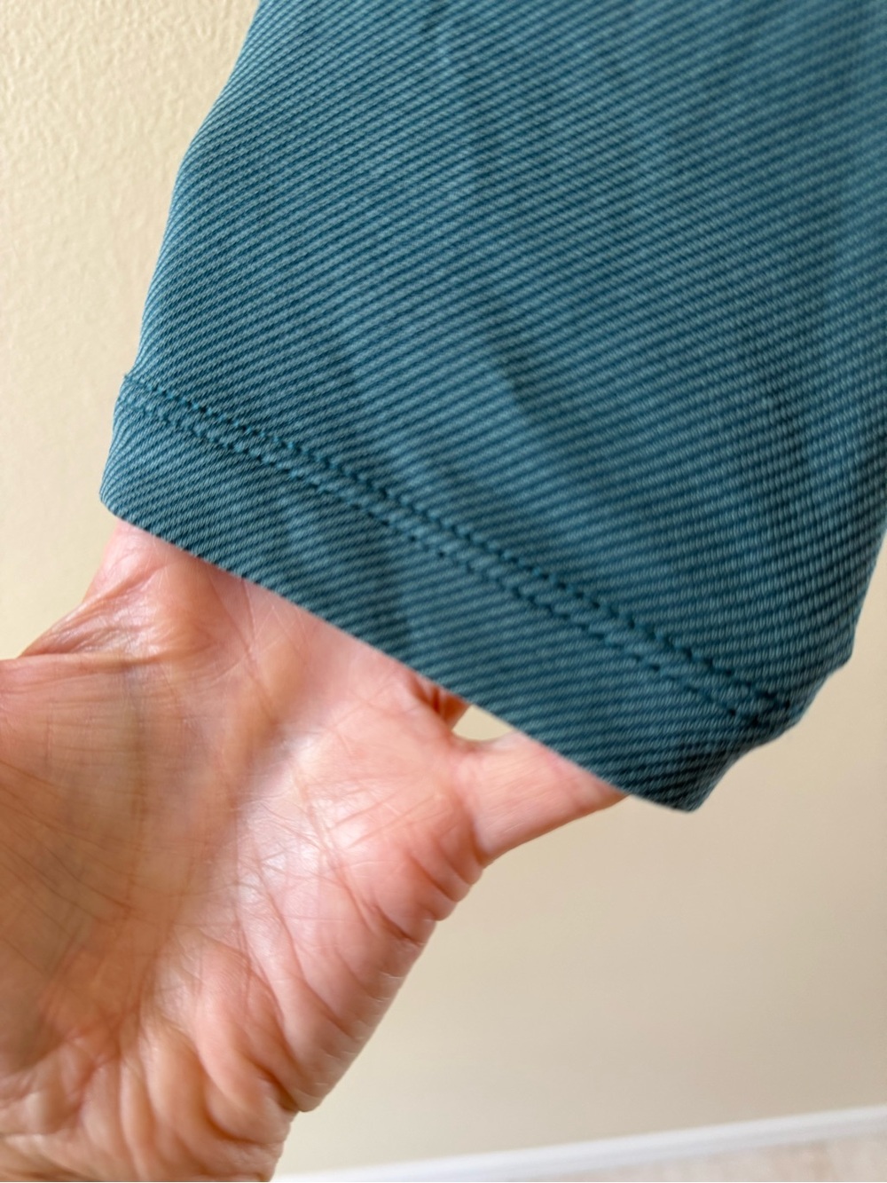Tommy Bahama Men’s Teal Green Long-Sleeve Quarter-Zip Pullover NWT - Picture 4 of 7